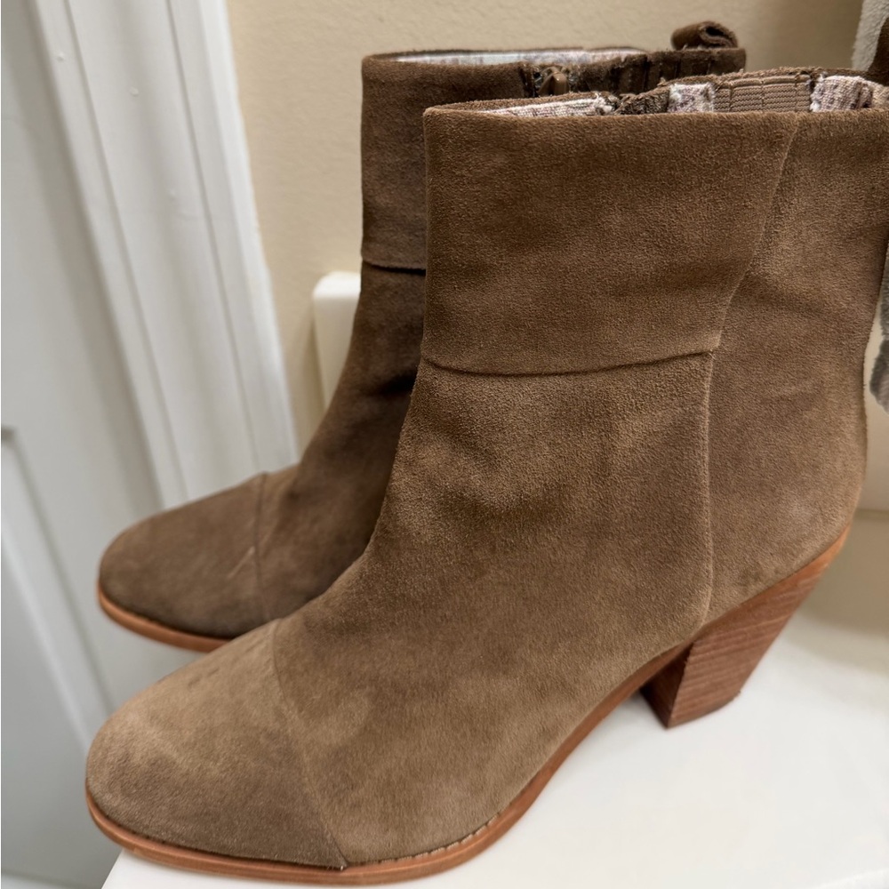 Brown Suede Ankle Boots by Band of Gypsies size 8.5